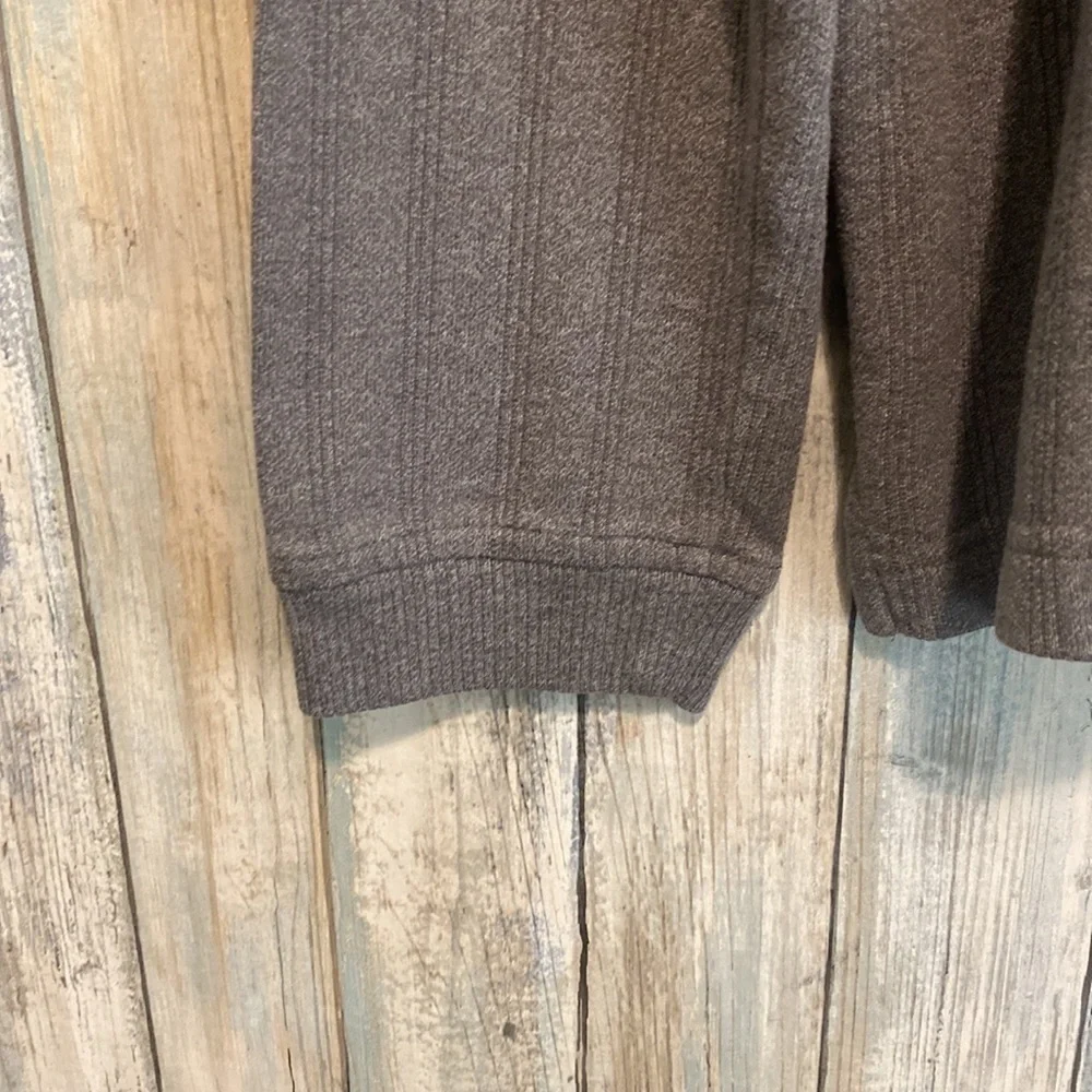 Vanheusen grey Crewneck long sleeve sweater shirt | Medium